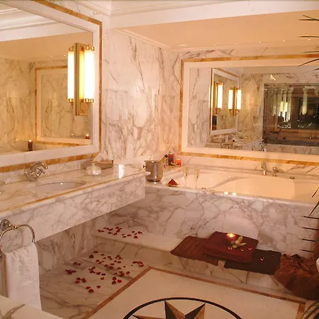 Royal Olympic Ξενοδοχείο 5*